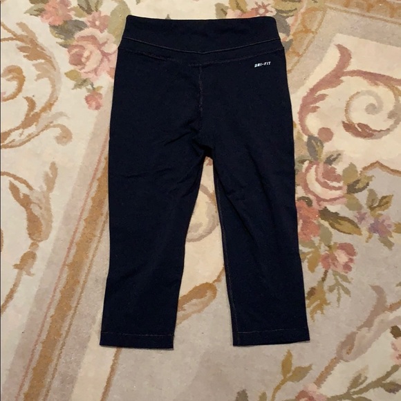 Nike Dri-fit Running Black Cropped Legging Size Sm - Picture 3 of 3